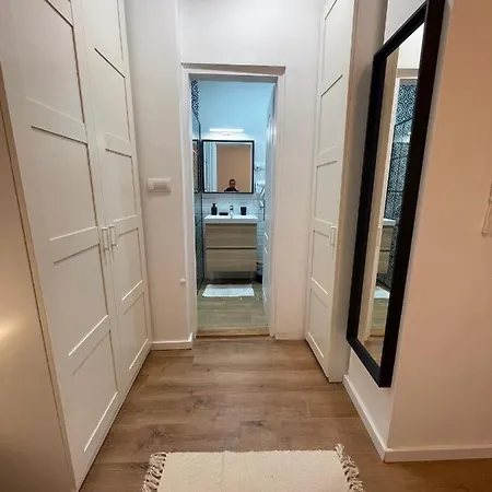 42 - Center 4* بلغراد